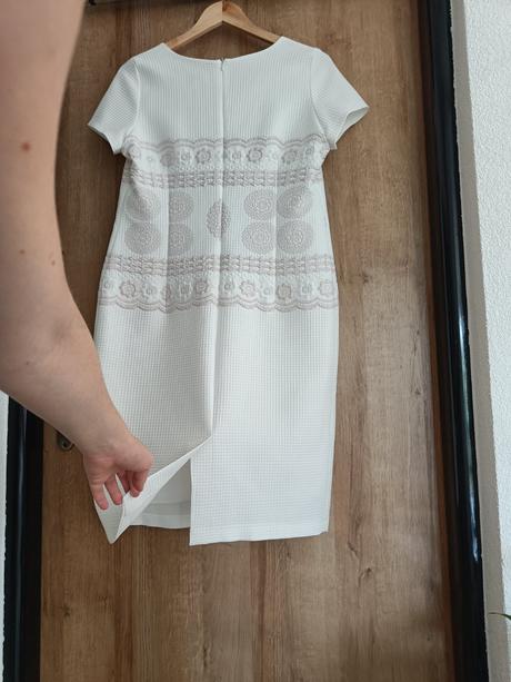 Púzdrové šaty zn. ulmar, 42