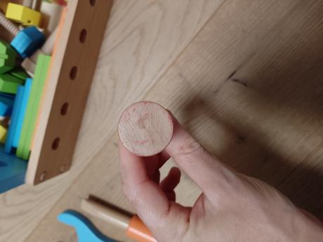 Drevený kufrík s náradím, 