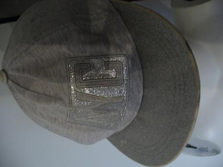 Dievčenská šiltovka, 134