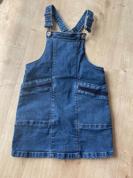 Suknička na traky, in extenso,110