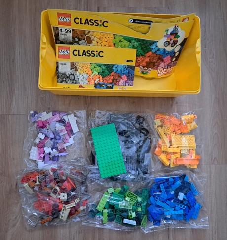 Lego classic - stredný kreatívny box, 