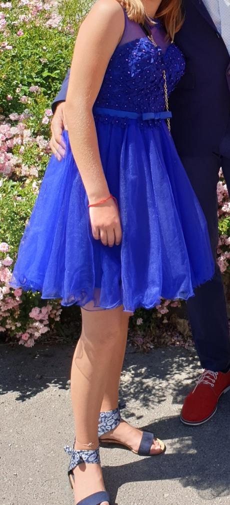 Spolocenske saty, 36