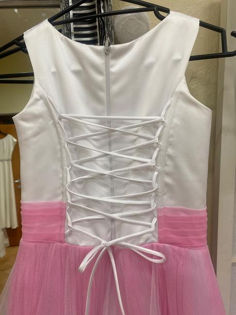 Dievčenské šaty, 128