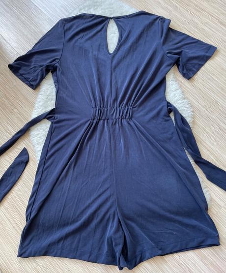 Tmavomodry kratky overal s viazackou, select,m