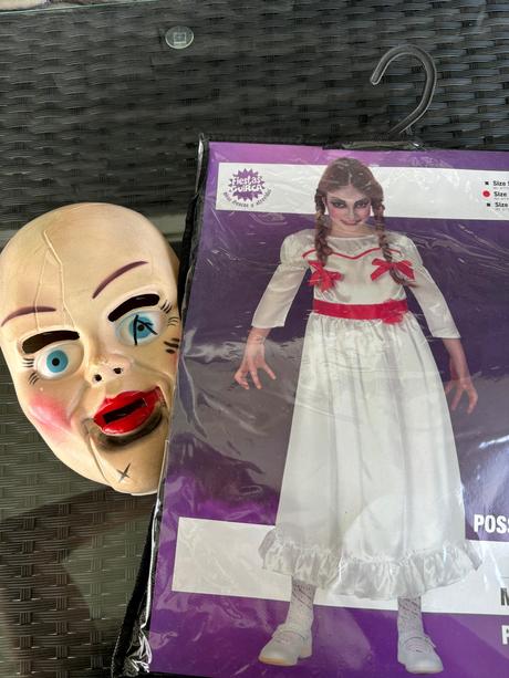 Halloween bábika anabel, 