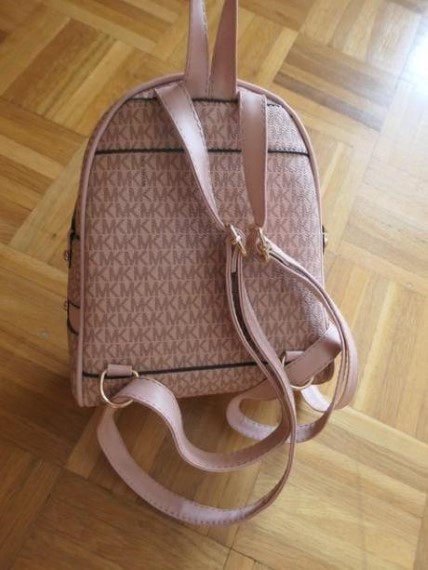 Stylovy, moderny, kvalitny,luxusny dizajnovy batoh,