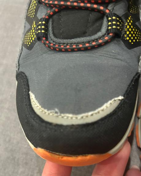 Chlapčenská obuv vo veľkosti 28, 28