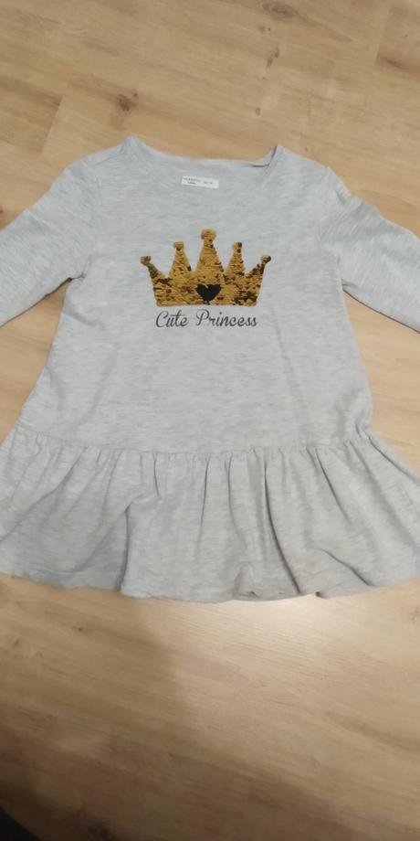 Šaty s korunkou, sinsay,104