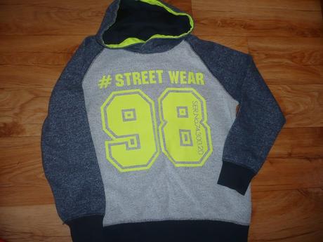 Mikina s kapucou, 146