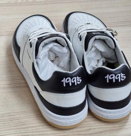 Wave - white & black 47 x363, be lenka,47