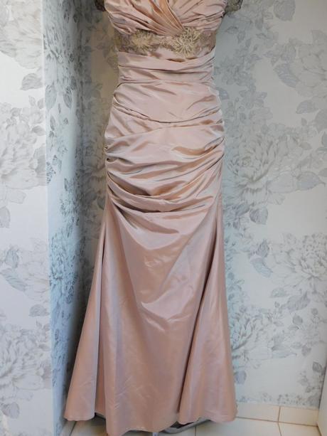 Kvalitne slavnostne saty, 38