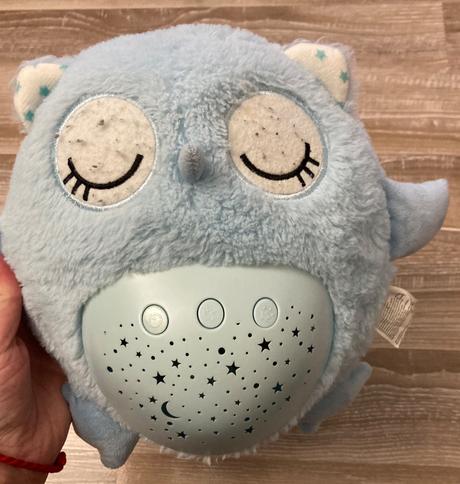 Svietiaca sova so zvukom a projektorom, 