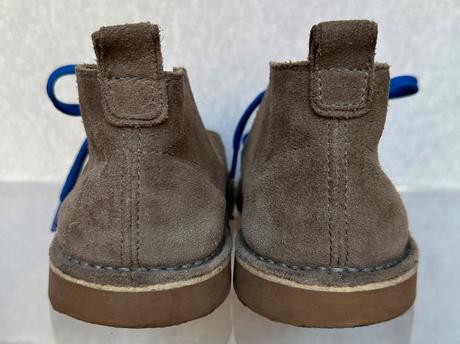 Semišové kotníkové topánky, 32