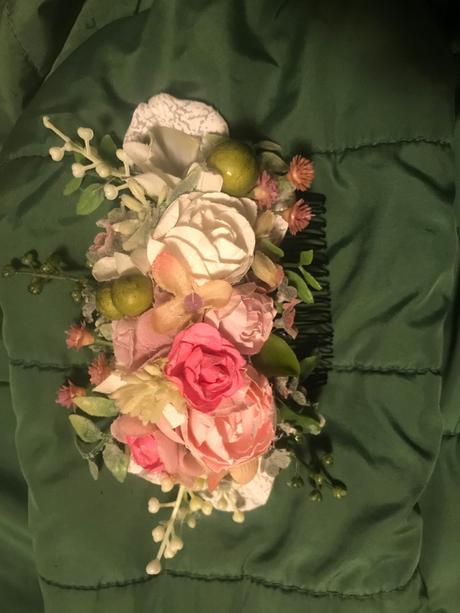 Kvetinové hrebienky do vlasov, 