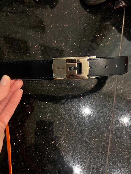 Ferragamo kožený opasok dĺžka 120 cm,