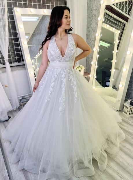 Svadobné šaty vo veľkosti s/m/l, l / m / s