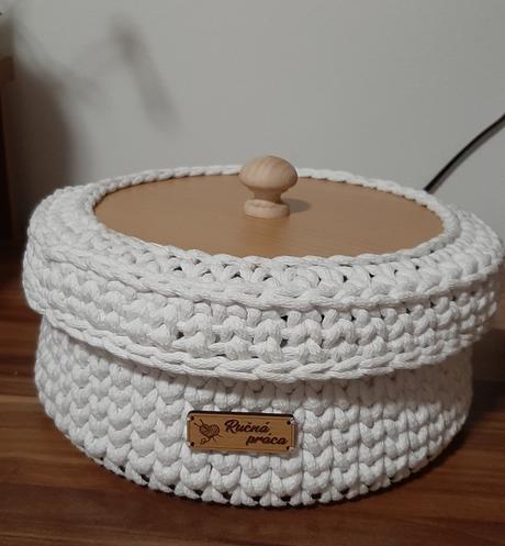 Hackovane tulipany, košíky nauanice,