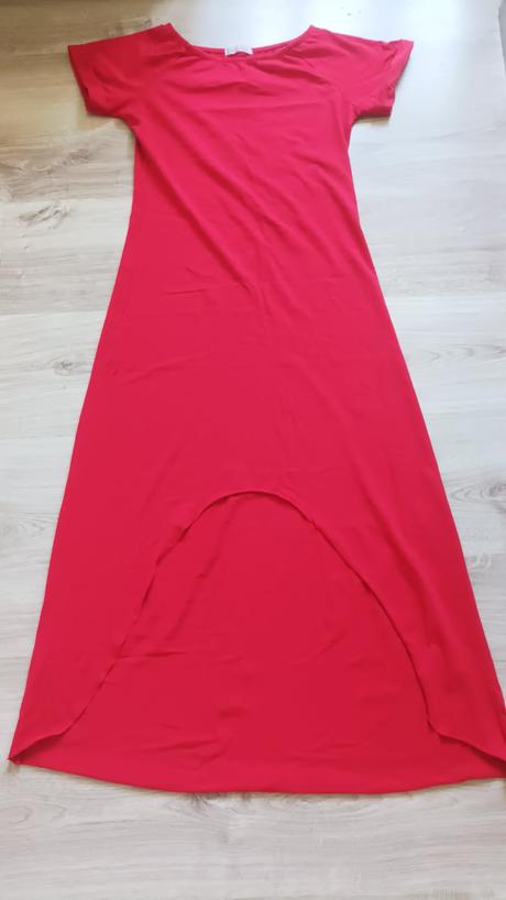 Šaty vpredu kratšie, s