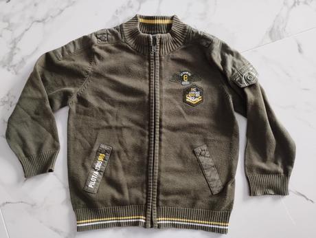 Svetrík vojenský, 98