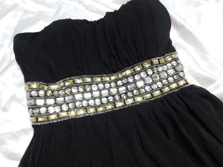 Velmi pekne šaty, s