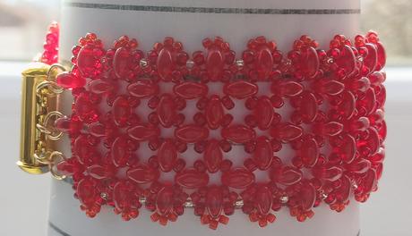 Široké trojradové náramky v rôznych farbách, 