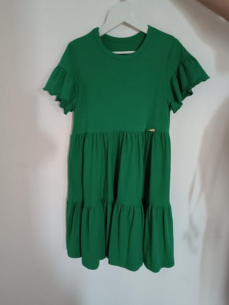 Dievčenské šaty, 134