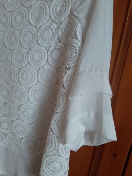 Krásna blúzka s čipkou, m