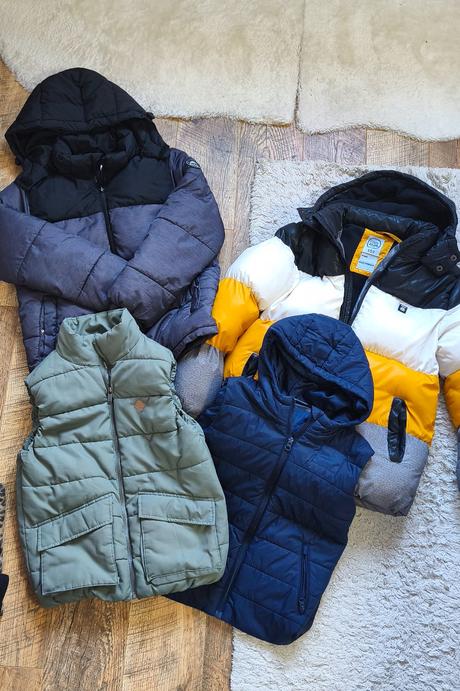 Balík chlapčenských búnd + tričká gratisy, 140–152