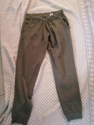 Balík jarno letný uz aj s poštou 6 ks veci, m