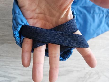 Nohavice do dažďa, 92