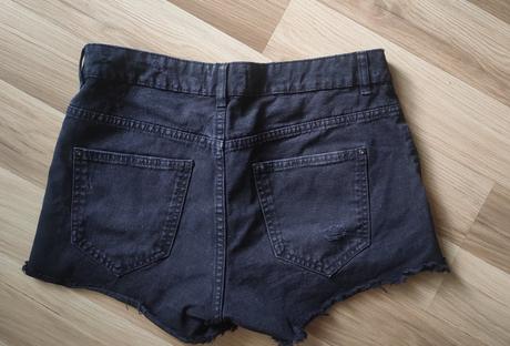 Dámske šortky veľkosť 38, reserved,38