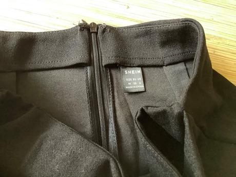 Krasne nohavice so sponou, m