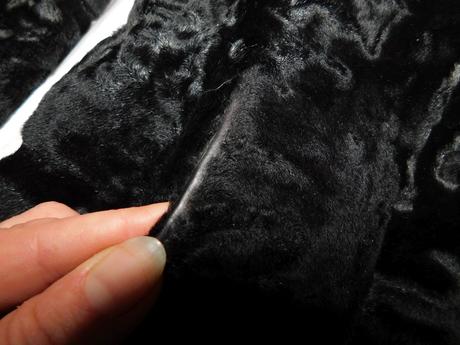 Pravy kvalitny karakulovy kožuch, 44