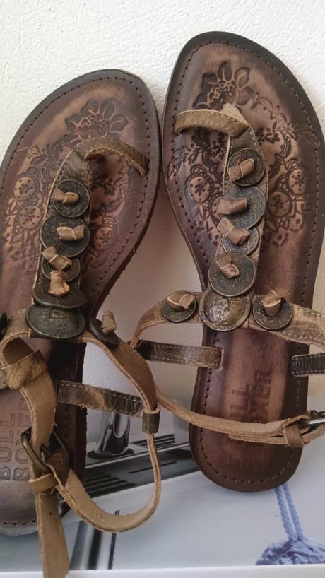 Krásne letné kožené sandále  zn. bullboxer, 38