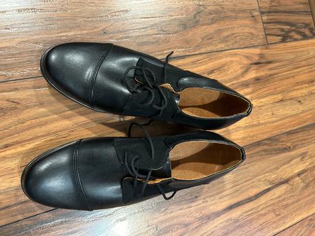 Sviatočné topánky, 36