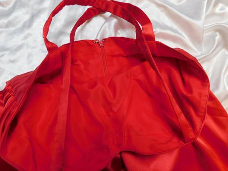 Velmi pekne saty na slavnost, 38