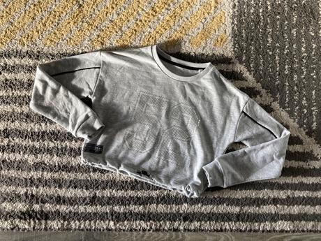 Mikinka s číslom, c&a,140