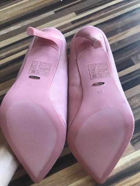 Ružové lodičky, 35