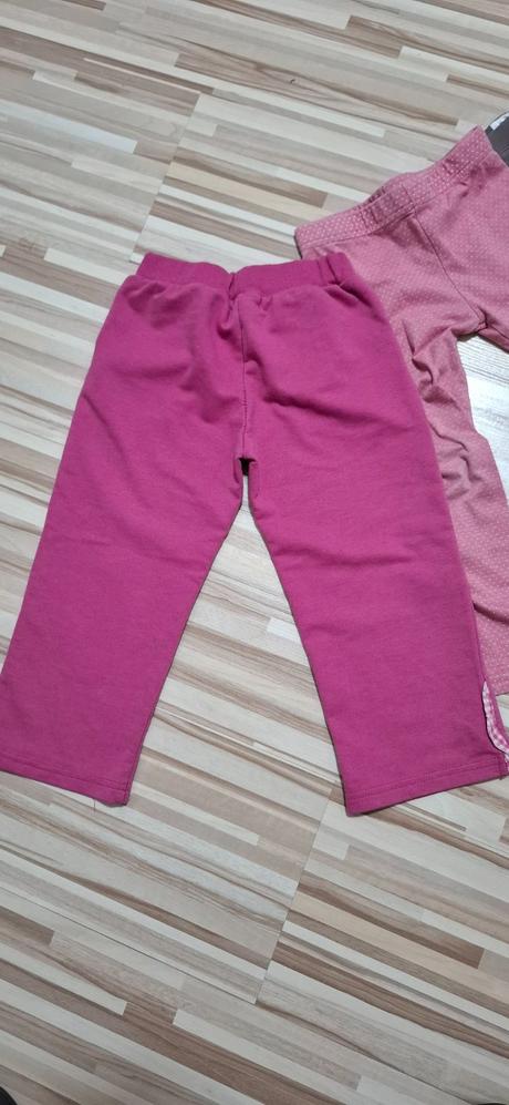 4 ks leginy a 1 ks tepláky, 98