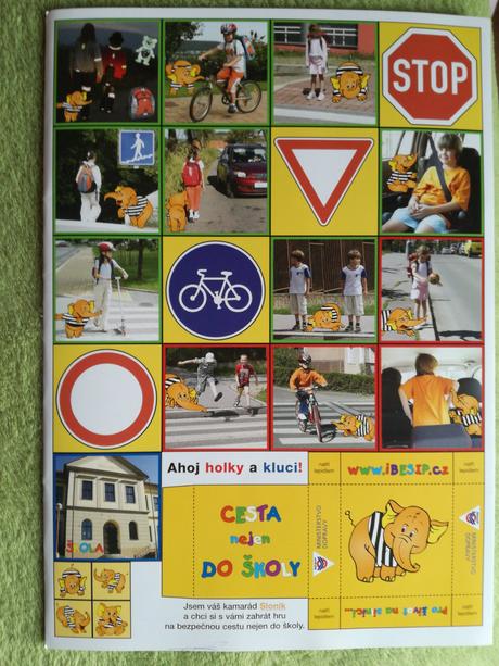 Kinder šmoulovia mix , stikeez ...,