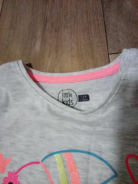 Dievčenské tričká, 122