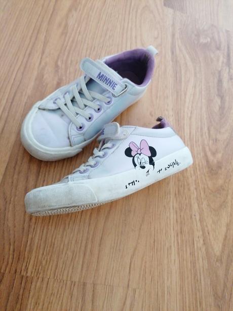 Tenisky, papuče, 32