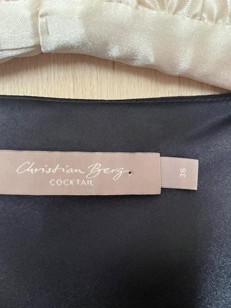 Kokteilové šaty christian berg, 36
