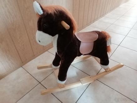 Hojdaci konik hnedy, 