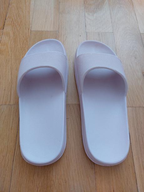 Šľapky veľkosť 37, 37