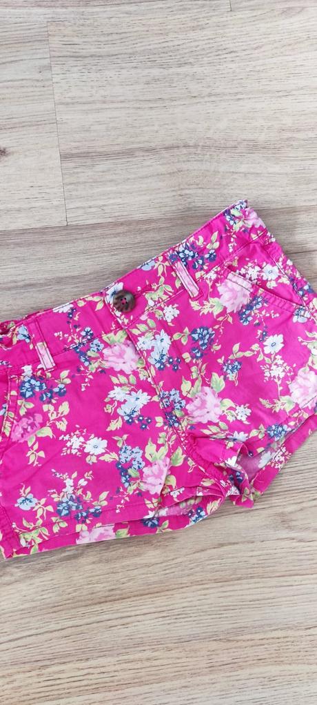 Kraťasky pre dievčatko, benetton,128