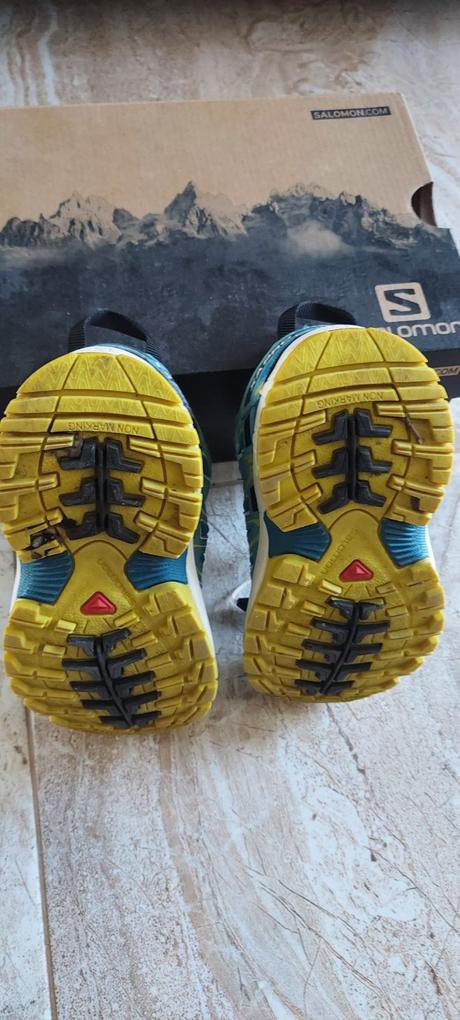 Turistické letné topánky/tenisky, salomon,26