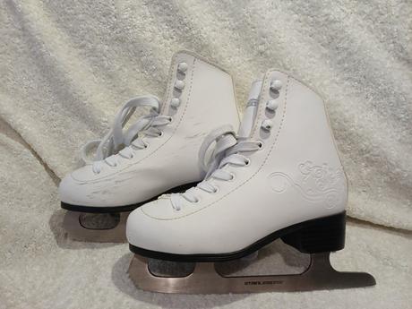 Korčule dievčenské beľ. 32, crowned,32