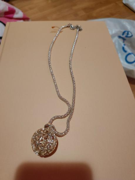 Dlhé náhrdelníky s príveskom, 