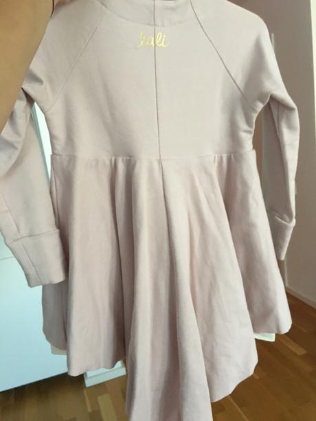 Pohodlne volanikove pudrovoruzove saty lali, 98